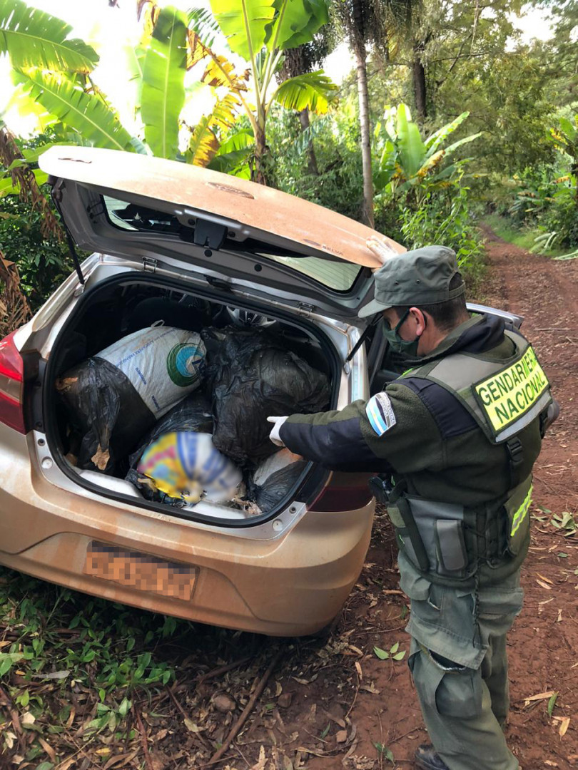 Intentó huir con 45 kilos de marihuana en su vehículo Argentina gob ar