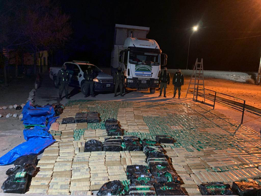 Detienen A Un Hombre Que Viajaba Con Kilos De Hojas De Coca