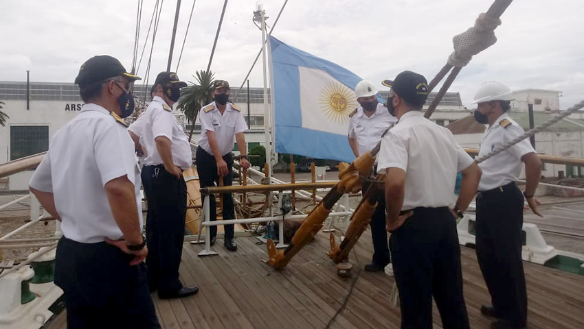 El Jefe de la Armada visitó la fragata ARA Libertad Argentina gob ar