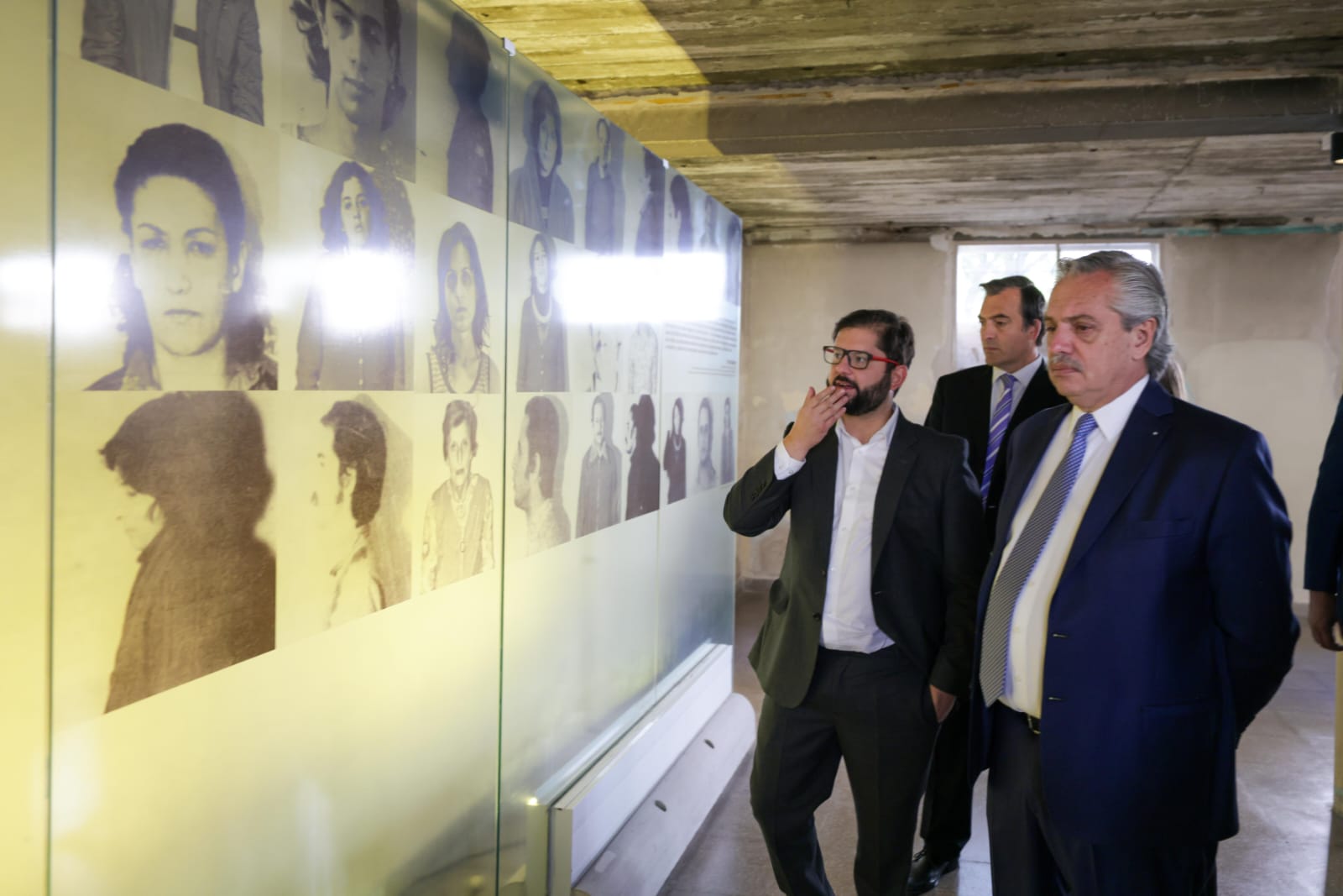 Alberto Fernández y Gabriel Boric recorrieron el Museo Sitio de Memoria