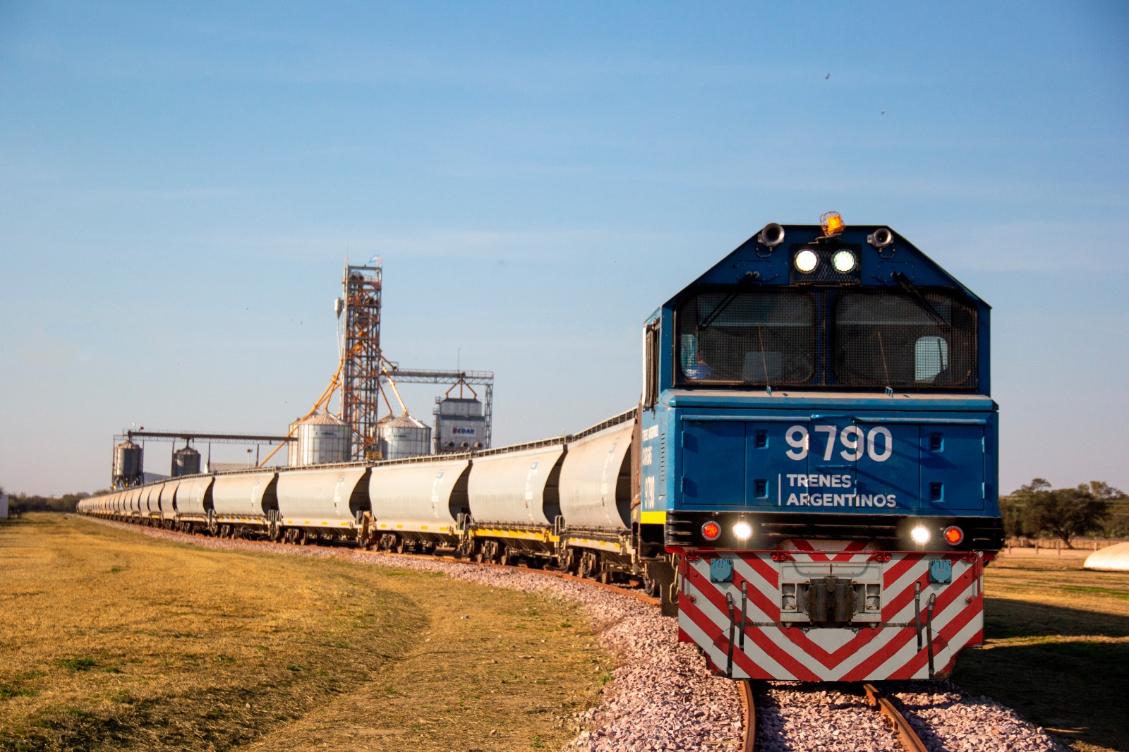 Con la inauguración de 13 nuevos desvíos ferroviarios el Gobierno