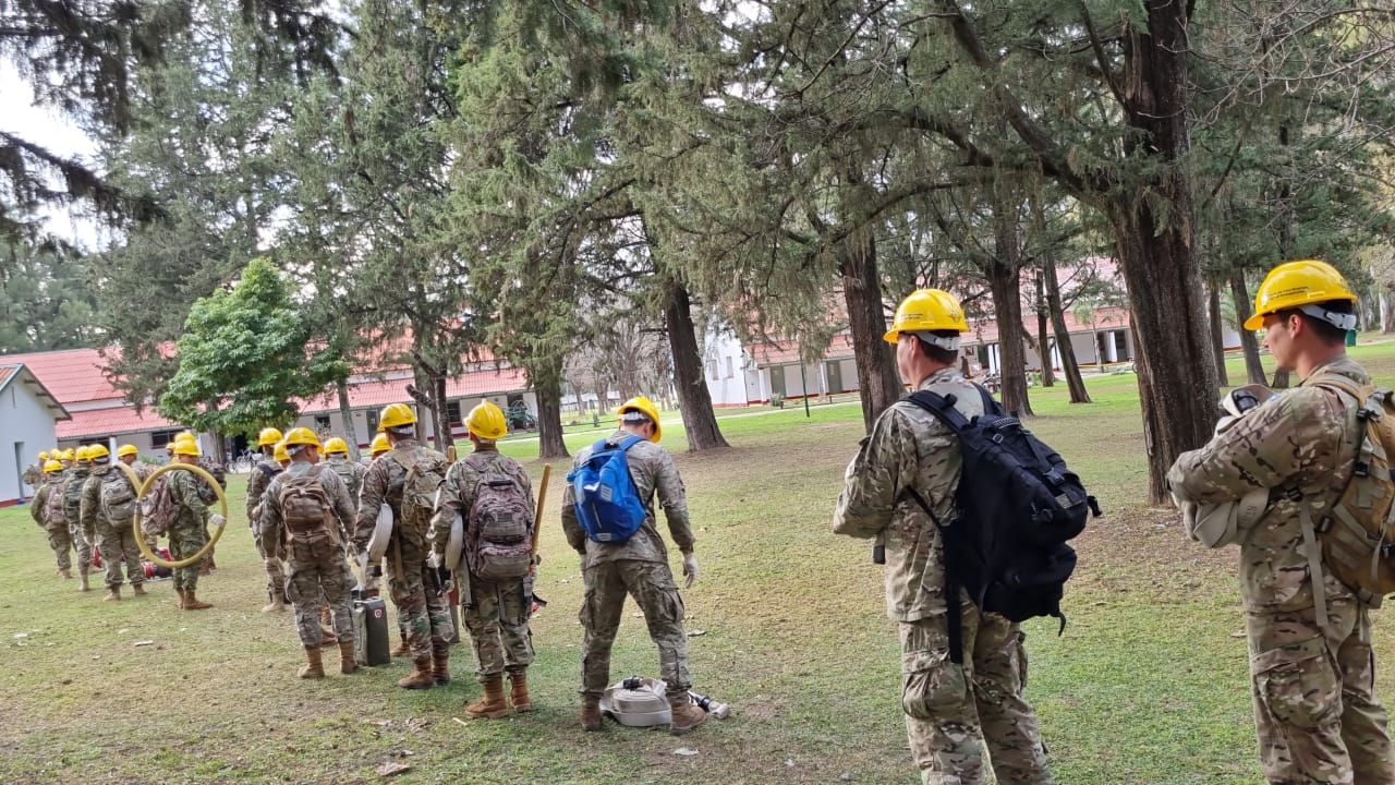 Santa Fe El Ej Rcito Argentino Se Capacita En El Combate De Incendios