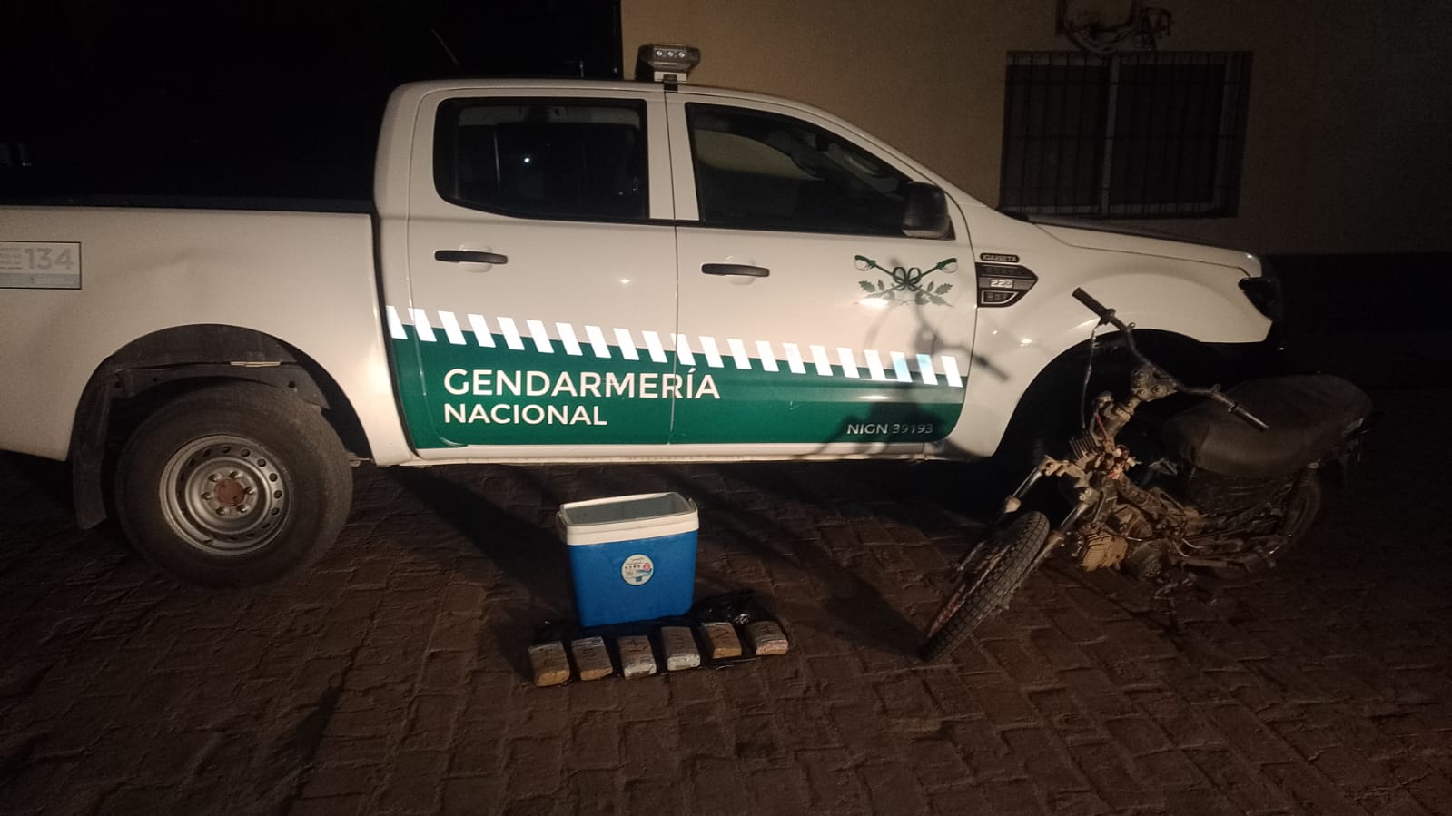 Decomisan más de 12 kilos de marihuana ocultos en una conservadora y en