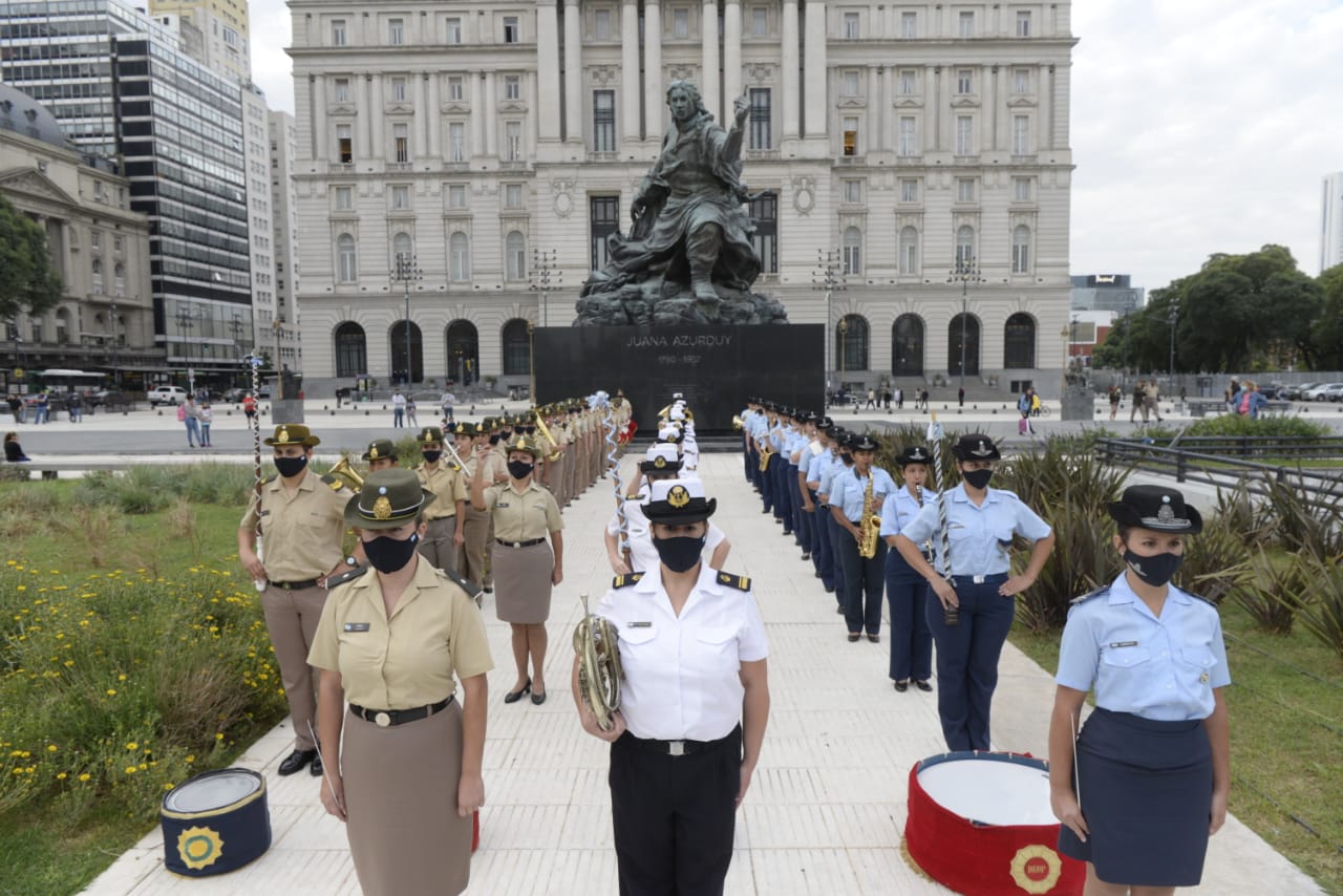 La Orquesta de Mujeres de las Fuerzas Armadas se presentó en la