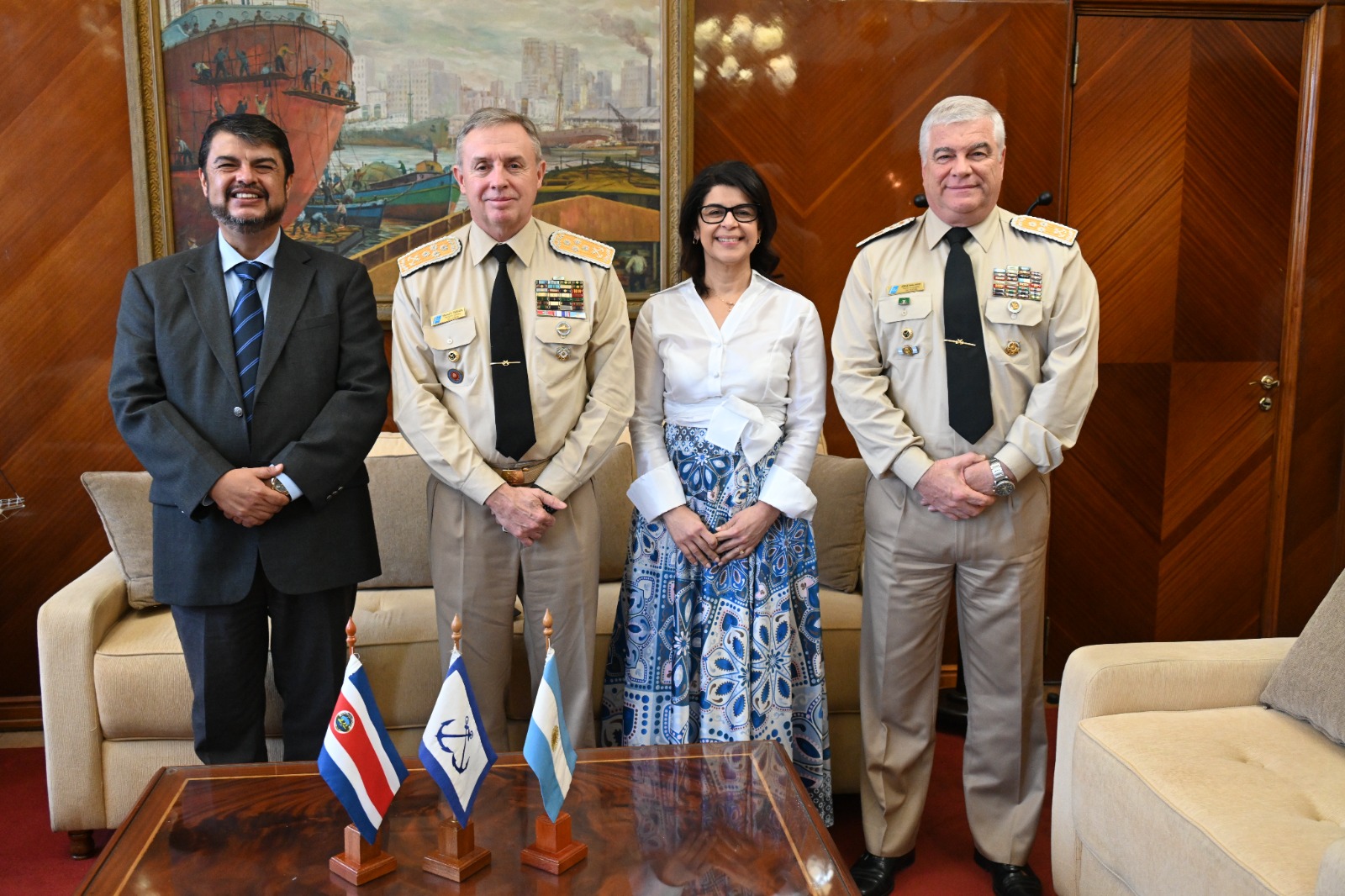 La Embajadora de Costa Rica visitó el Edificio Guardacostas Argentina