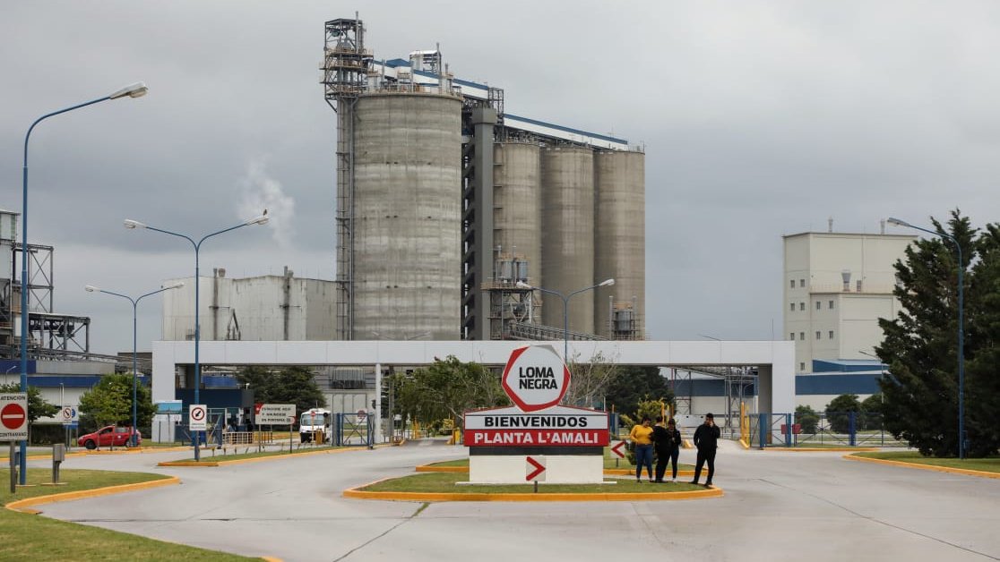 Loma Negra inauguró su nueva planta de producción junto a Ferraresi y