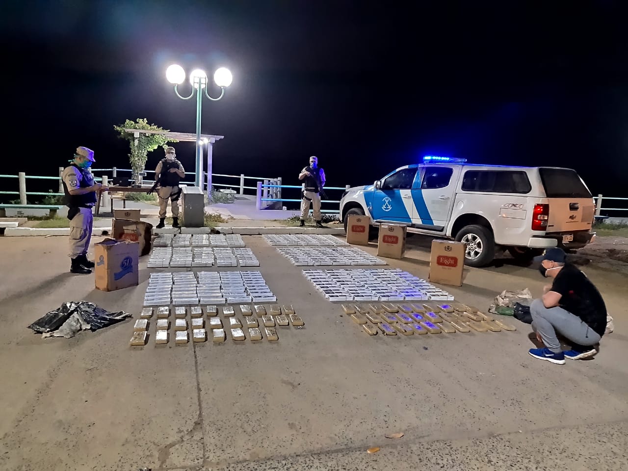 La Prefectura Naval Incaut Casi Kilos De Marihuana En Corrientes