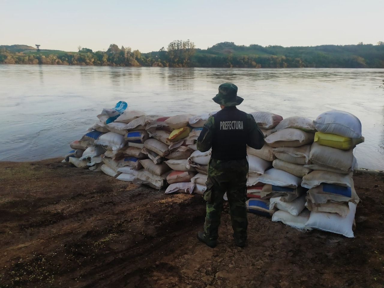 Prefectura Incaut Un Cargamento De Soja Y Ma Z En Misiones Argentina