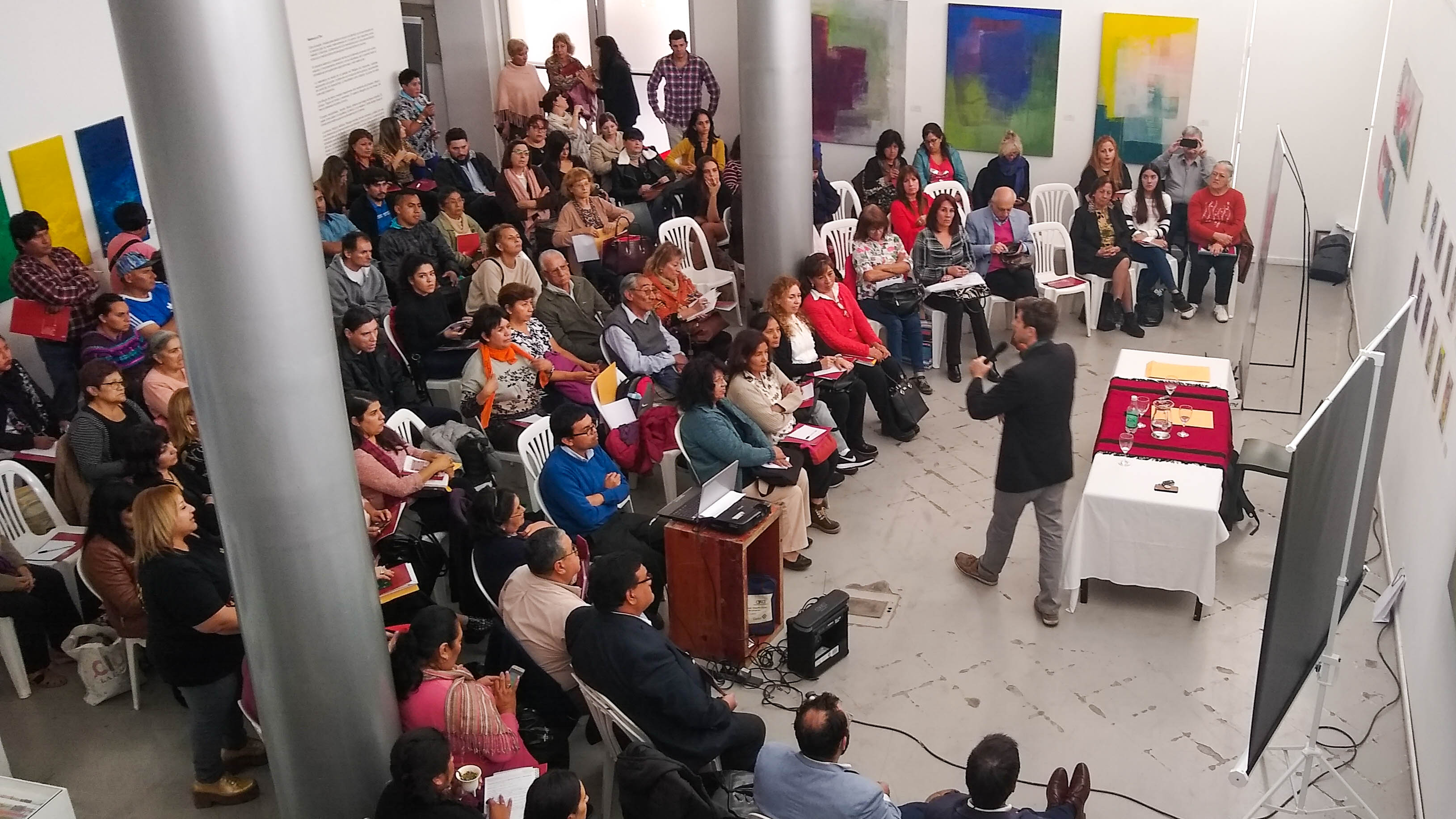 09-05-19 Usuarios de Salud mental y Familiares en Encuentro con funiconarios y organización civil en NOA Salta