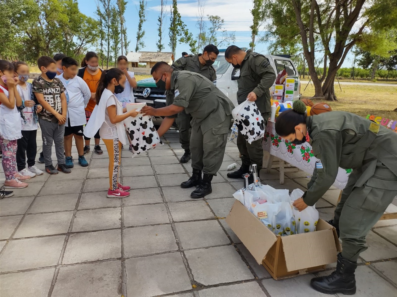 Entregaron Donaciones A Escuela Rural Argentinagobar 5167