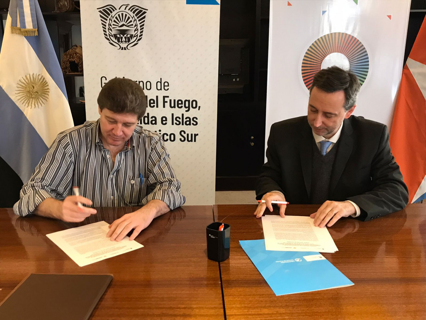 AGP y Tierra del fuego firmaron un convenio para estudiar la factibilidad  de una nueva terminal de cruceros | Argentina.gob.ar