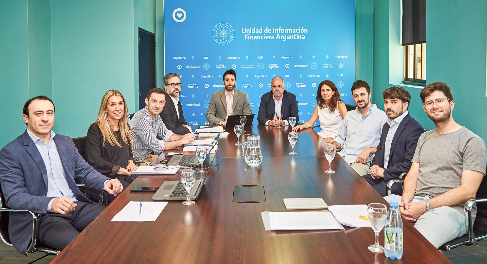 Autoridades de UIF con representantes de la Cámara Argentina Fintech durante el encuentro realizado en la sede del Organismo.