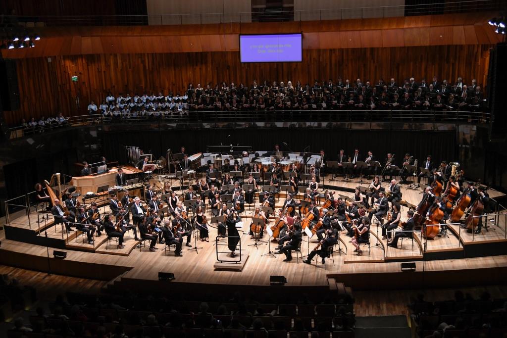 La Orquesta Sinfónica Nacional, El Coro Polifónico Nacional Y El Coro ...