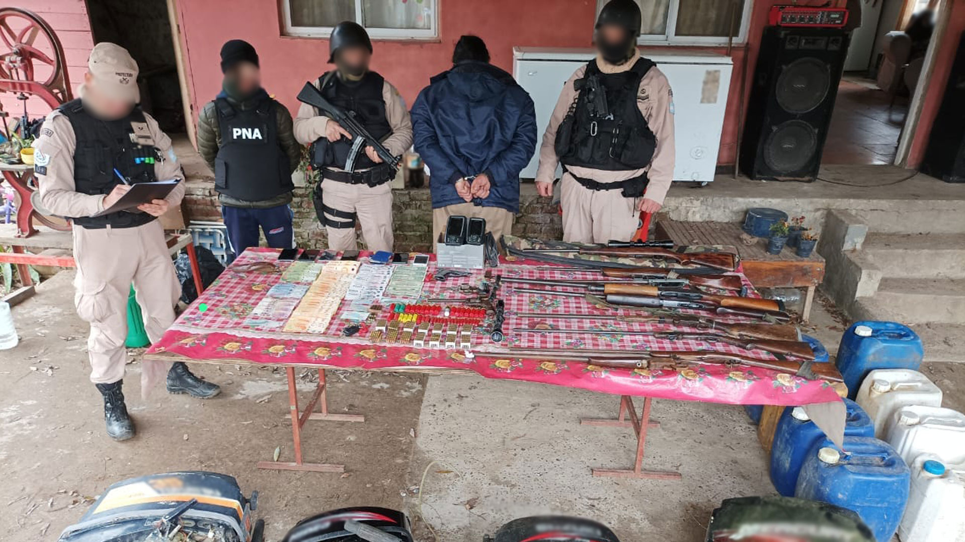 Pna Desarticuló Una Organización Criminal Que Contrabandeaba Armas Y