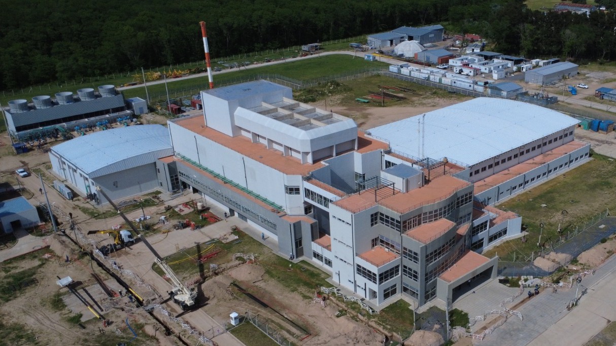 Vista aérea del edificio del reactor RA-10 Vista aérea del edificio del reactor RA-10