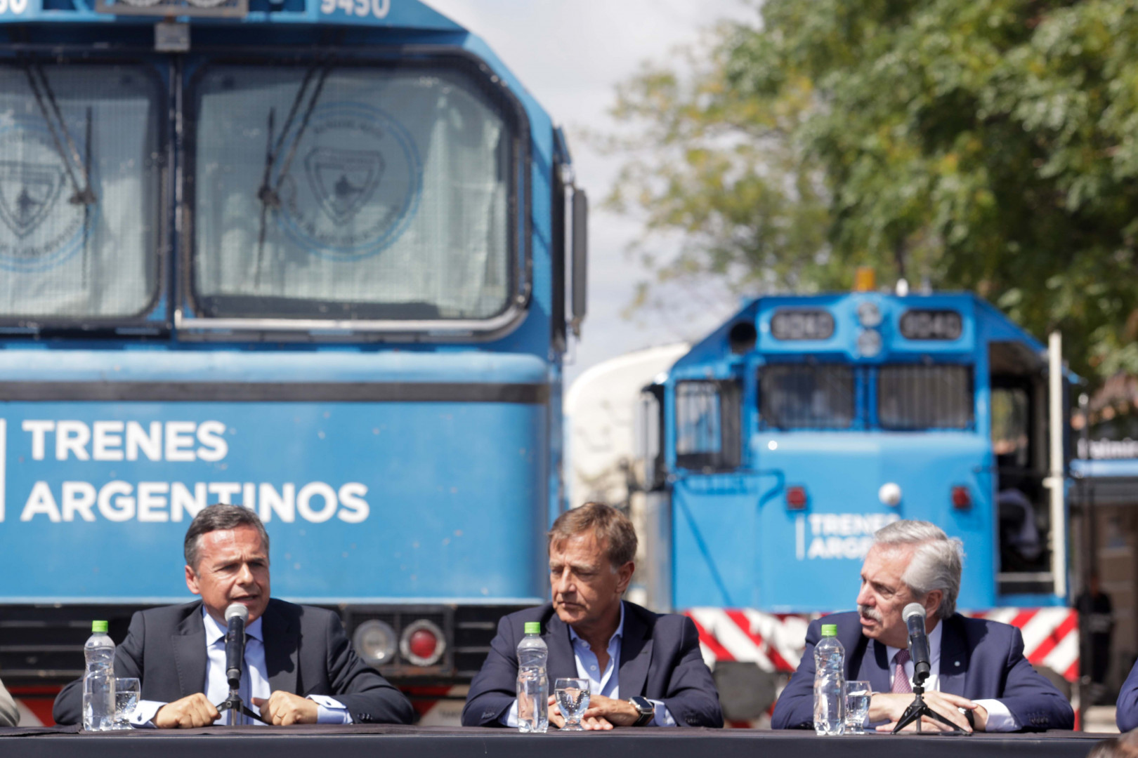 Luego De 30 Años, Volvió El Tren A Mendoza: Hubo Festejos, Un Acto ...