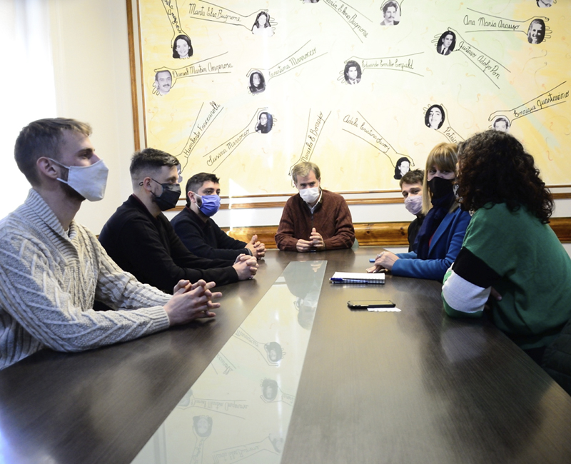 El subsecretario Juan Manuel Vila junto al intendente municipal de Gualeguaychú, Martín Piaggio.