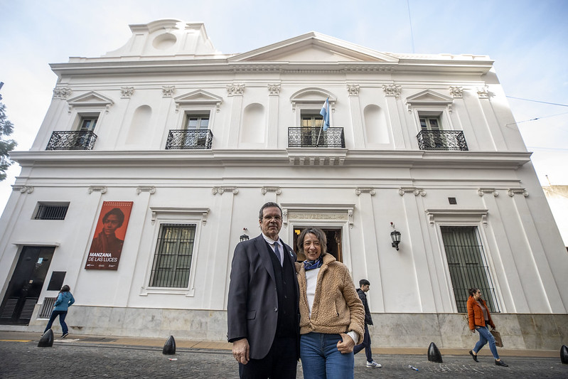 El ministro de Cultura de la Nación, Tristán Bauer, y la secretaria de Patrimonio Cultural del Ministerio, Valeria González