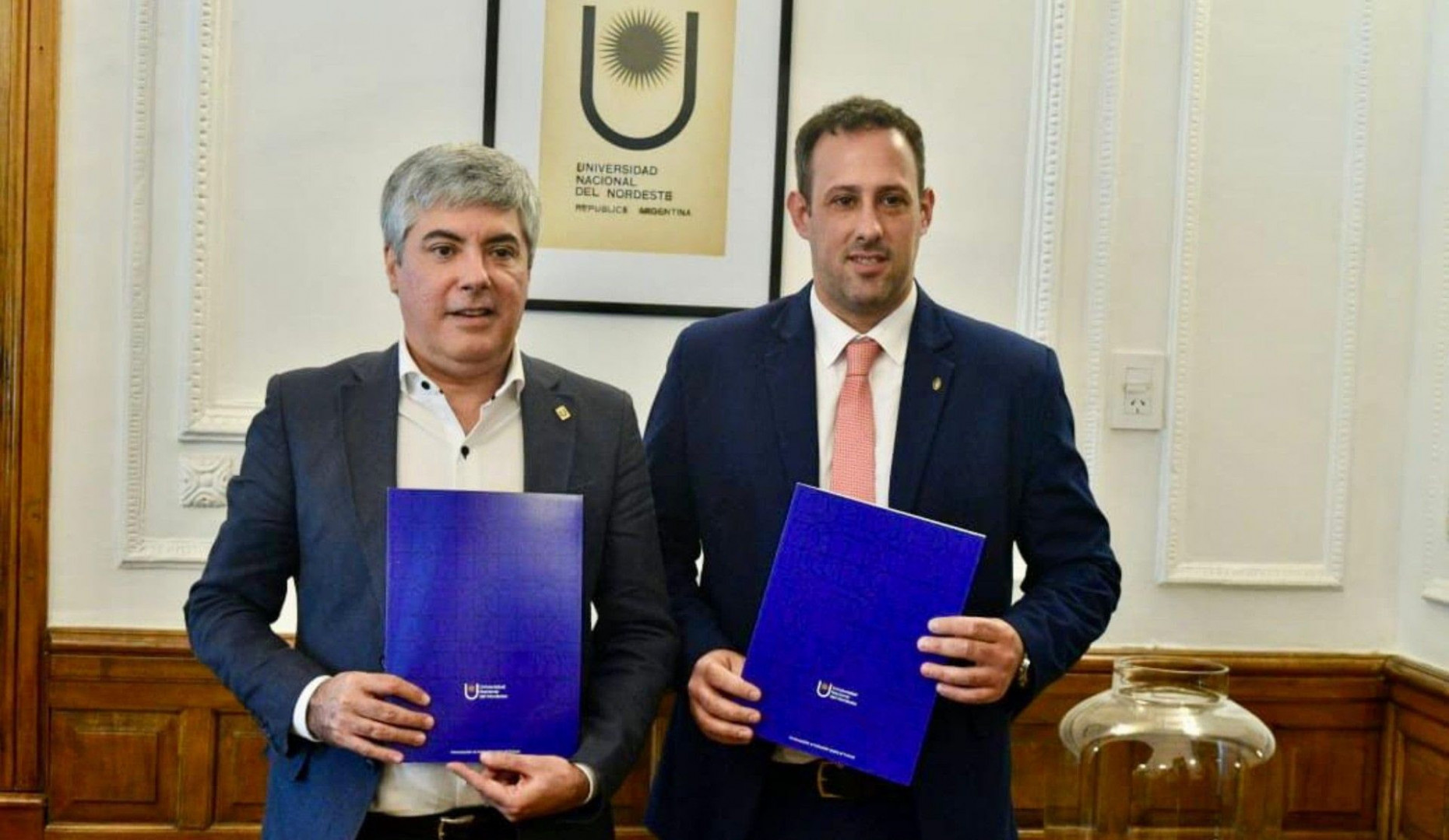 Juan Manuel Saloj y Omar Larroza firman un acuerdo para incorporar el programa “Socios Estratégicos” en la UNNE.