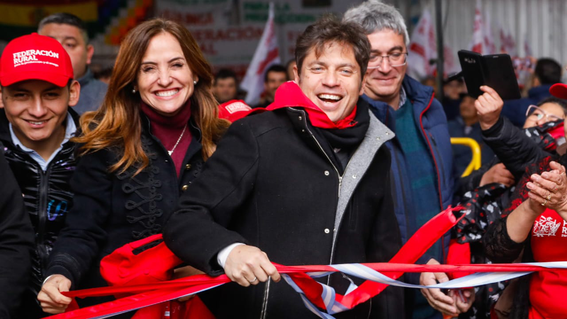 La ministra junto a Axel Kicillof durante la inauguración. 