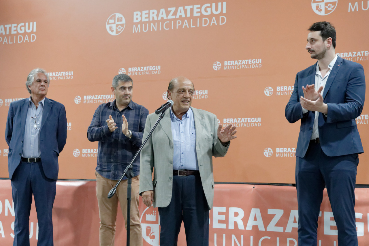 Más de 100 familias del Barrio Municipal Berazategui podrán acceder a las  escrituras de sus viviendas 