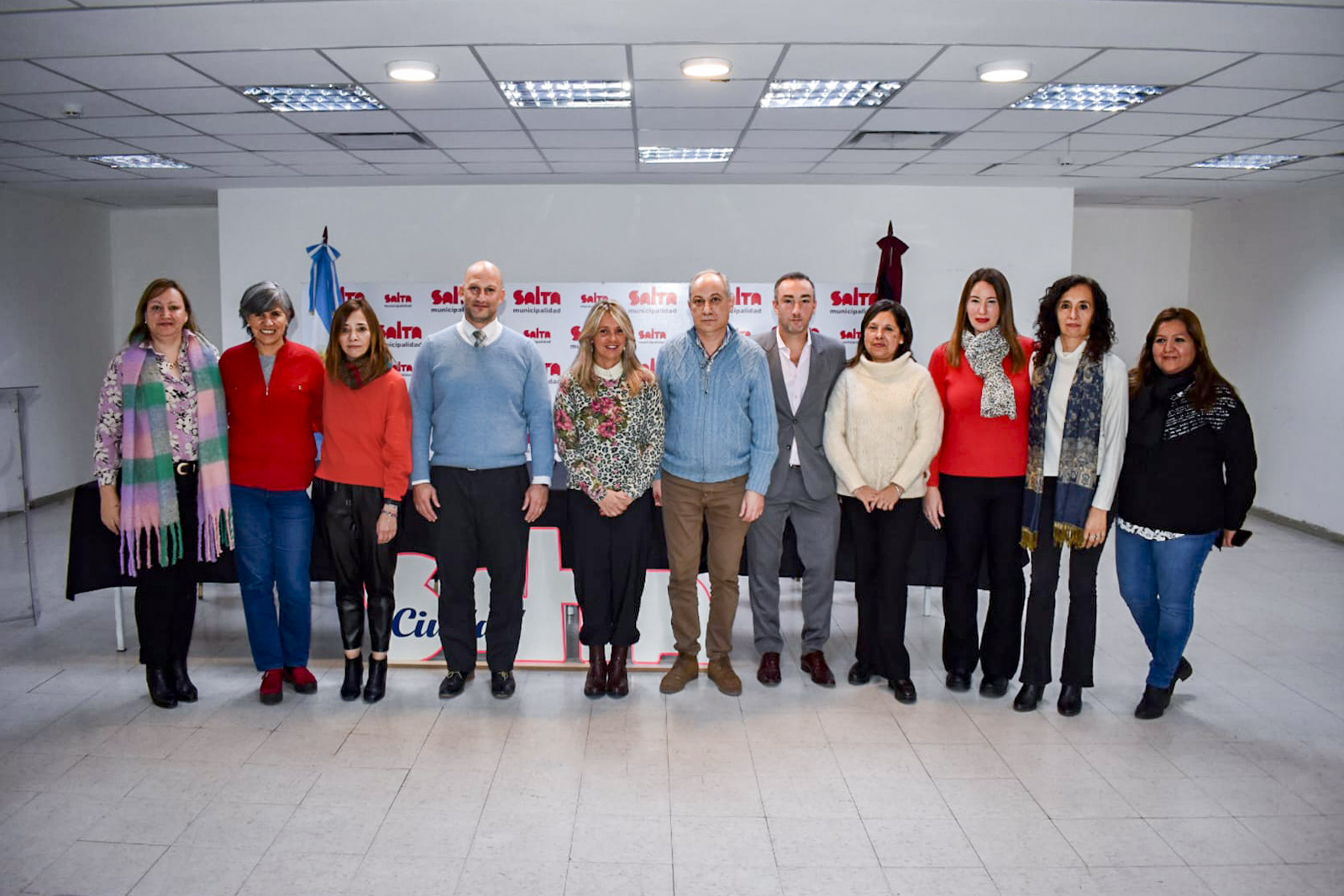 Autoridades de la provincia de Salta y de ANMAT en la presentación del Módulo Laboratorio.