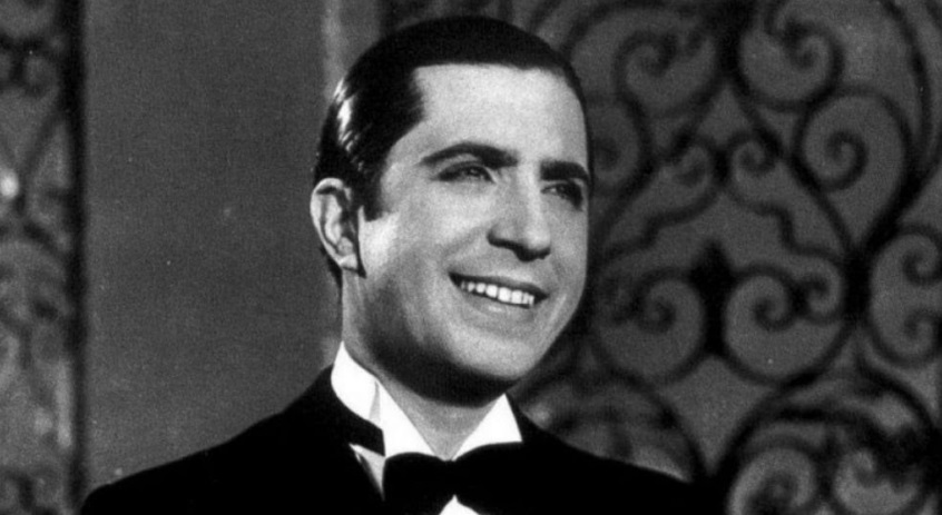 El cantante de tangos, compositor y actor de cine Carlos Gardel.