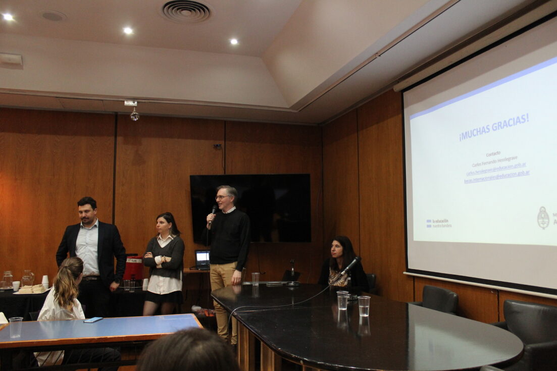 Charla del Programa de Becas Internacionales del Ministerio de Educación en la UBA.