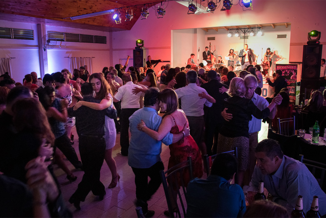 Foto: Un baile a beneficio II, General Roca, Río Negro. Autor: Matias Nicolás Cancela.