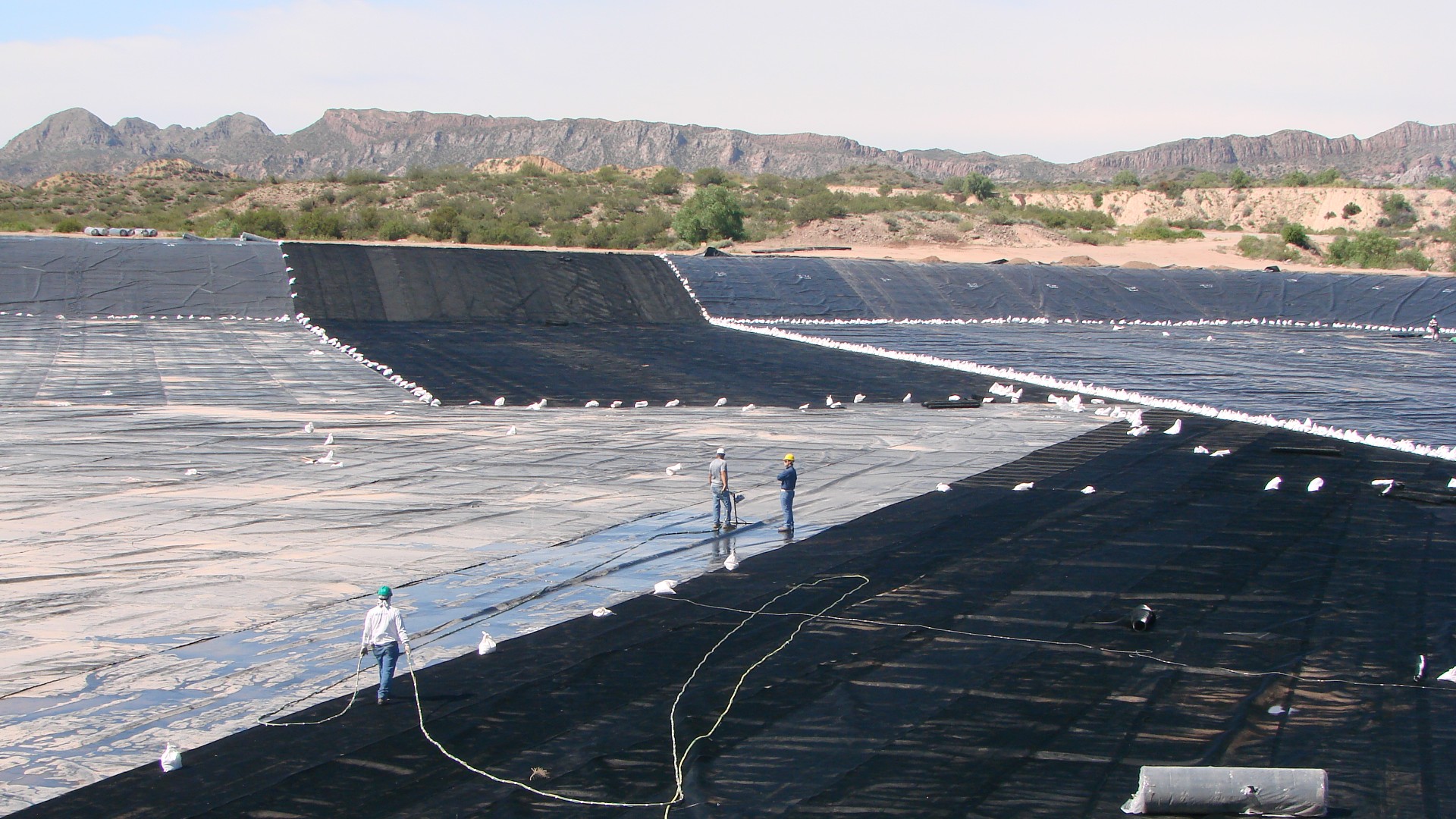 Construcción de dique en el Complejo Minero San Rafael - CNEA
