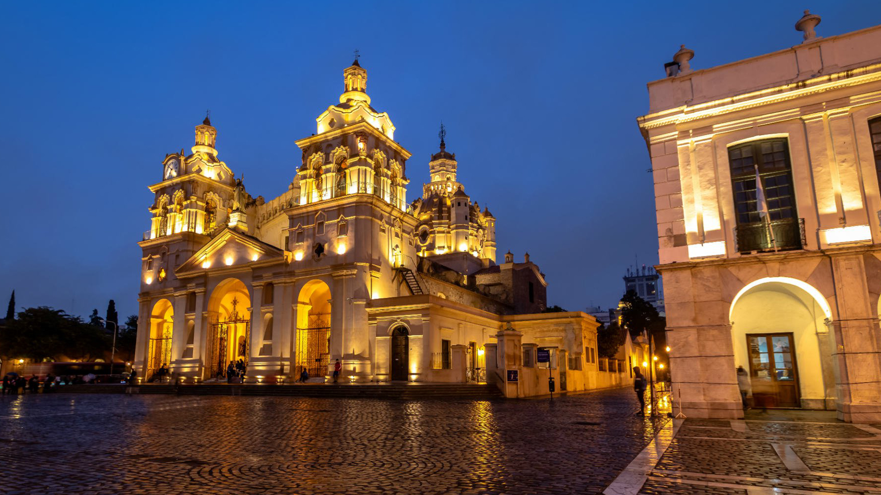 Кордова город аргентина. Cordoba Аргентина. Кордова Аргентина улицы. Кордова Аргентина закат.