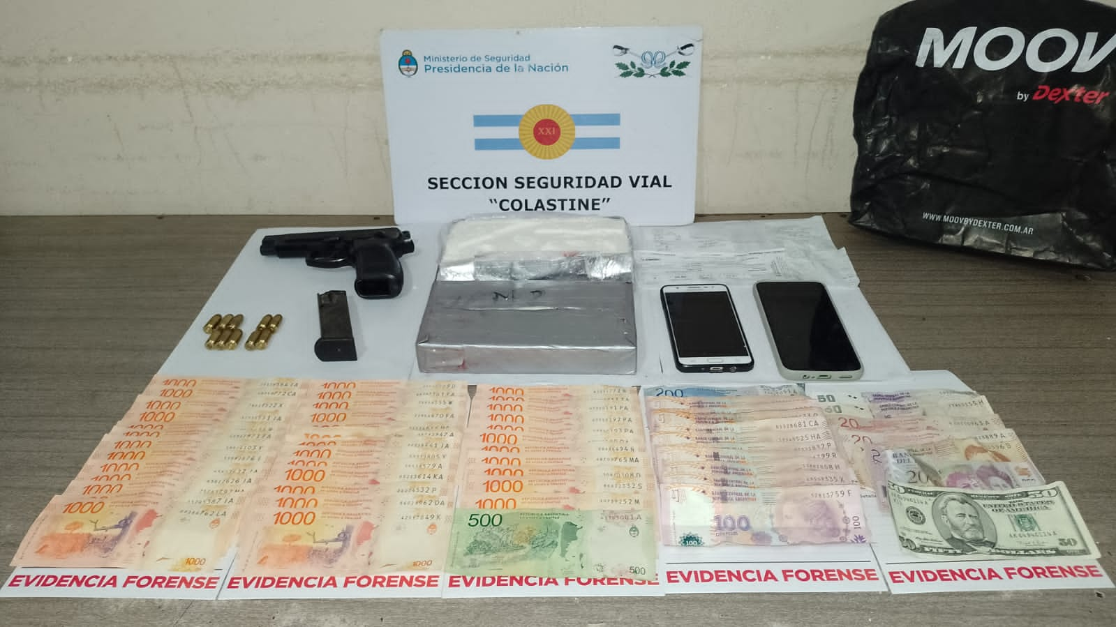 Pasajero de Taxi fue detenido con un arma de fuego y dos kilos de cocaína |  Argentina.gob.ar