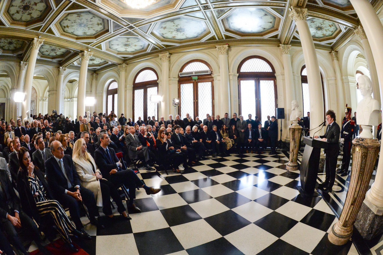 El Presidente Javier Milei encabezó el homenaje al exmandatario Carlos Saúl Menem