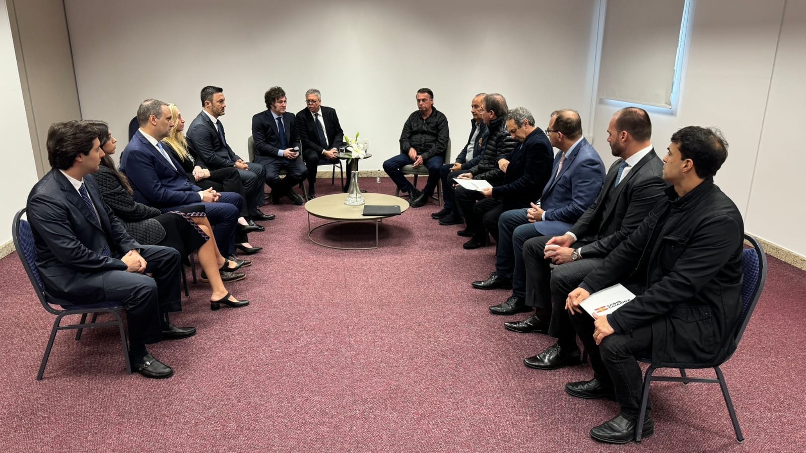 El Presidente Milei mantuvo una reunión con empresarios de la Federación de las Industrias del Estado de Santa Catarina (FIESC)
