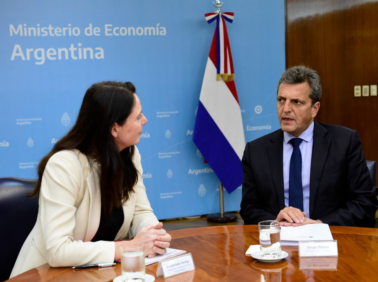 Argentina firmó convenios con siete países en el marco del acuerdo con el Club  de París 