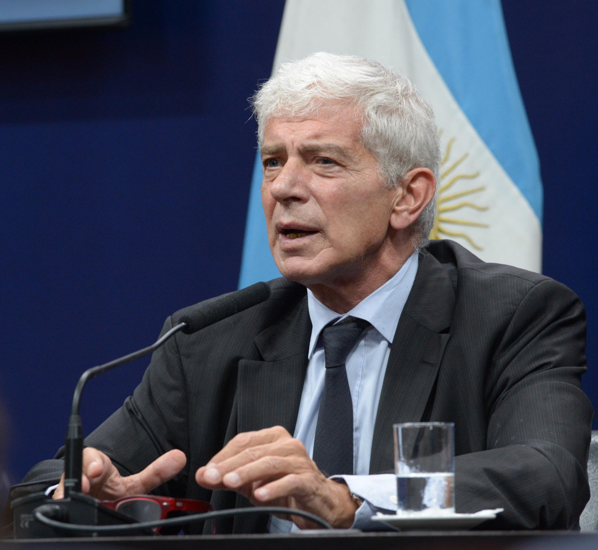 El Ministro Cúneo Libarona brindó una conferencia de prensa en Casa Rosada tras la reunión