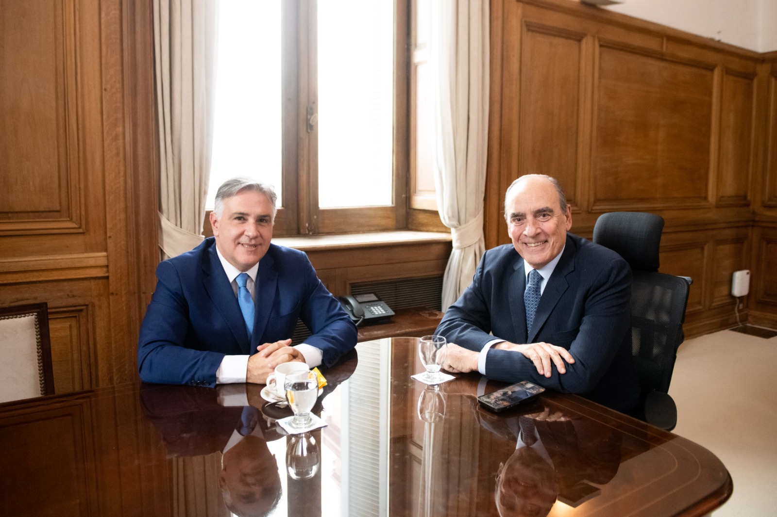 El Gobernador de Córdoba, Martín Llaryora y  el Jefe de Gabinete el Dr. Guillermo Francos