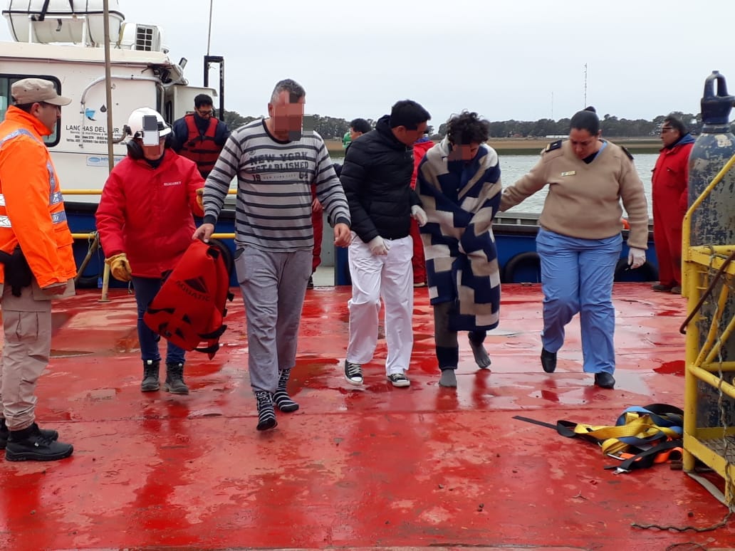 Bahía Blanca: Prefectura coordinó el rescate de tres tripulantes |  Argentina.gob.ar