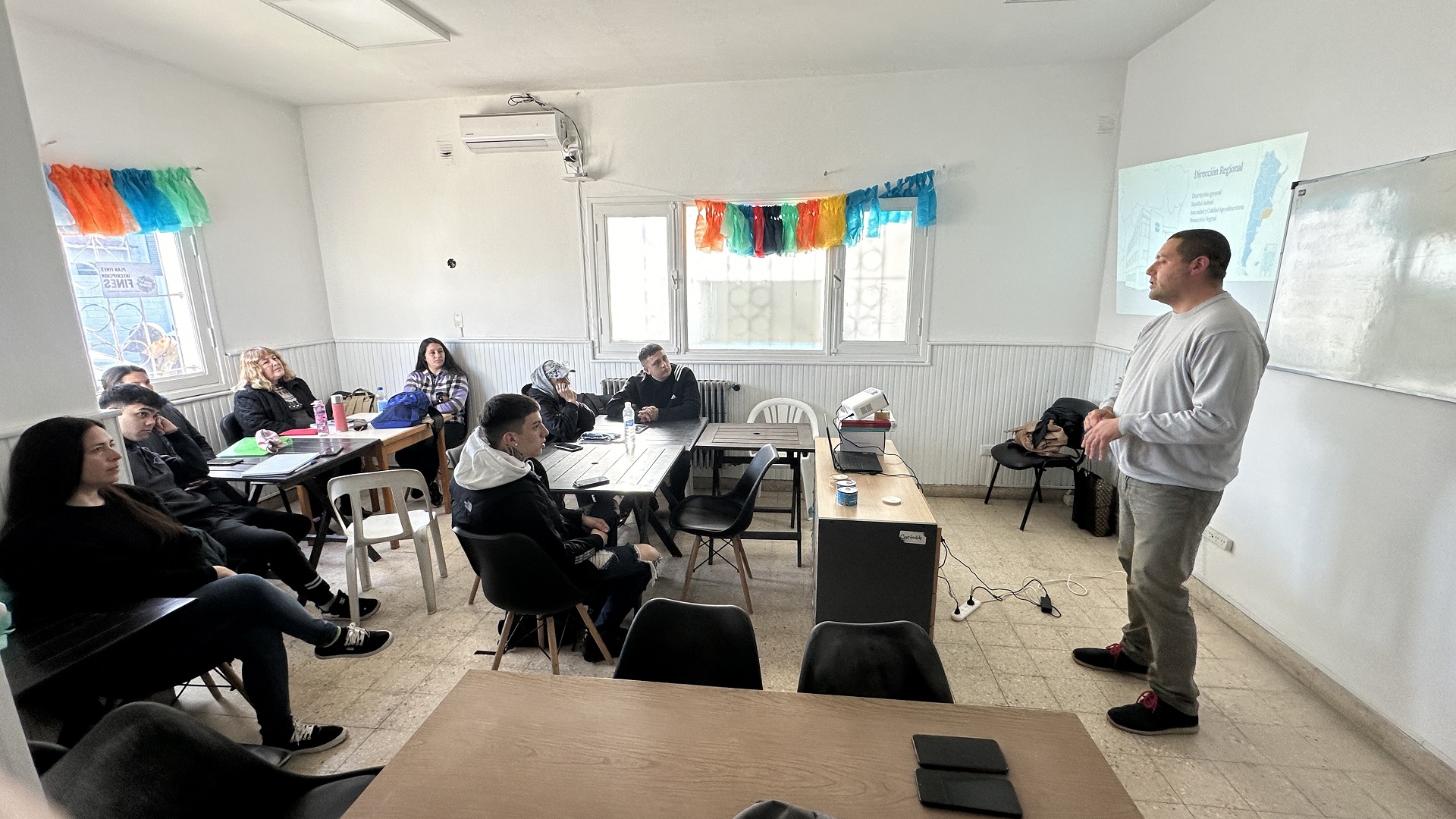 Educación en inocuidad de alimentos y zoonosis a alumnos del sur bonaerense