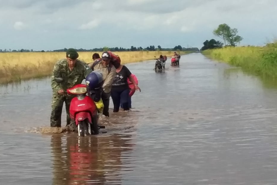 Inundaciones en Chaco El Ej rcito asiste a poblaci n de zonas