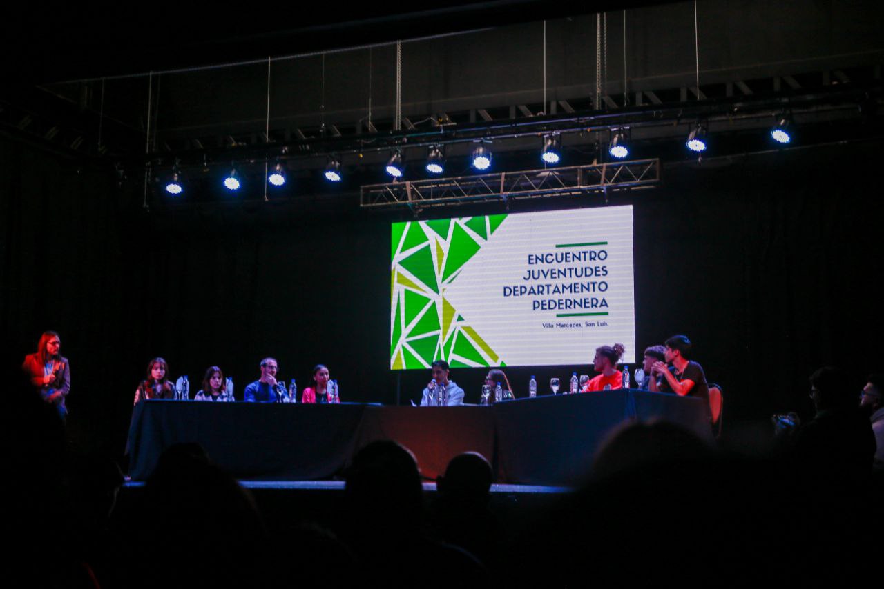 Encuentro con jóvenes de Villa Mercedes.