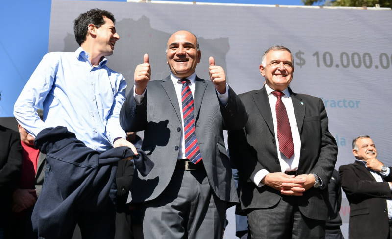 Juan Manzur supervisó obras en el interior de Tucumán