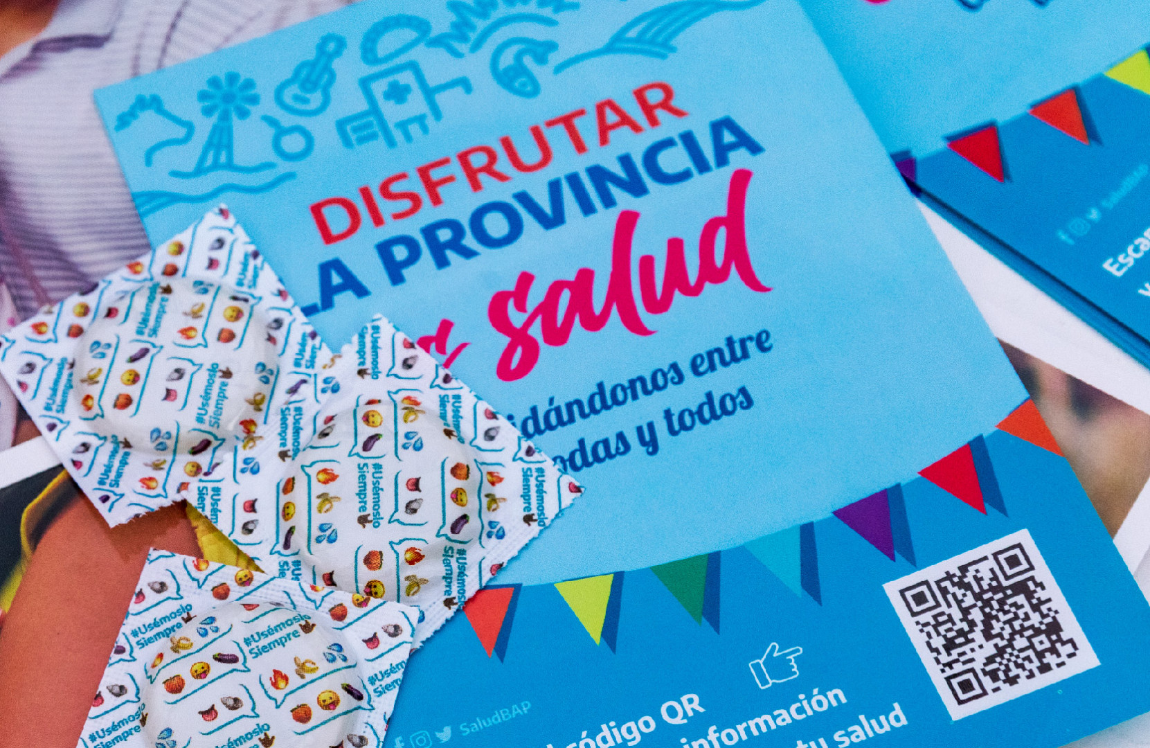 Entrega de preservativos en La Plata
