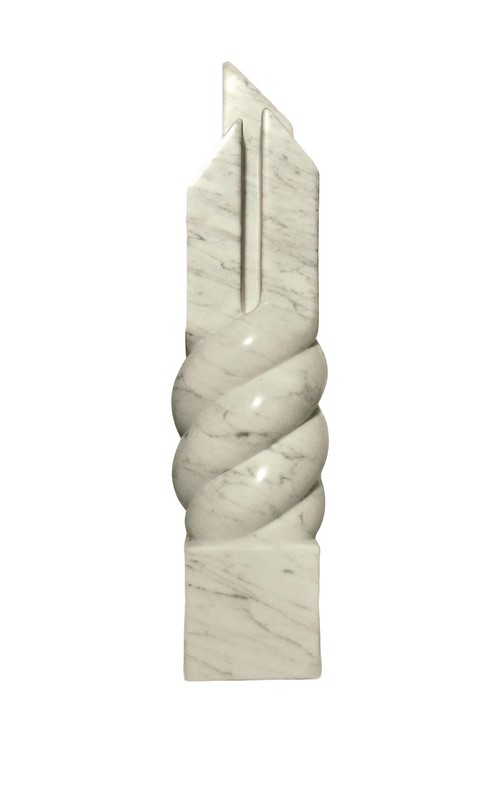 Pieza vertical en mármol