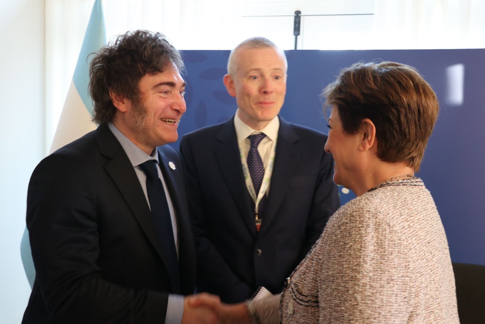 El Presidente Javier Milei se reunió  con la Directora del Fondo Monetario Internacional, Kristalina Georgieva, en el marco del G7.