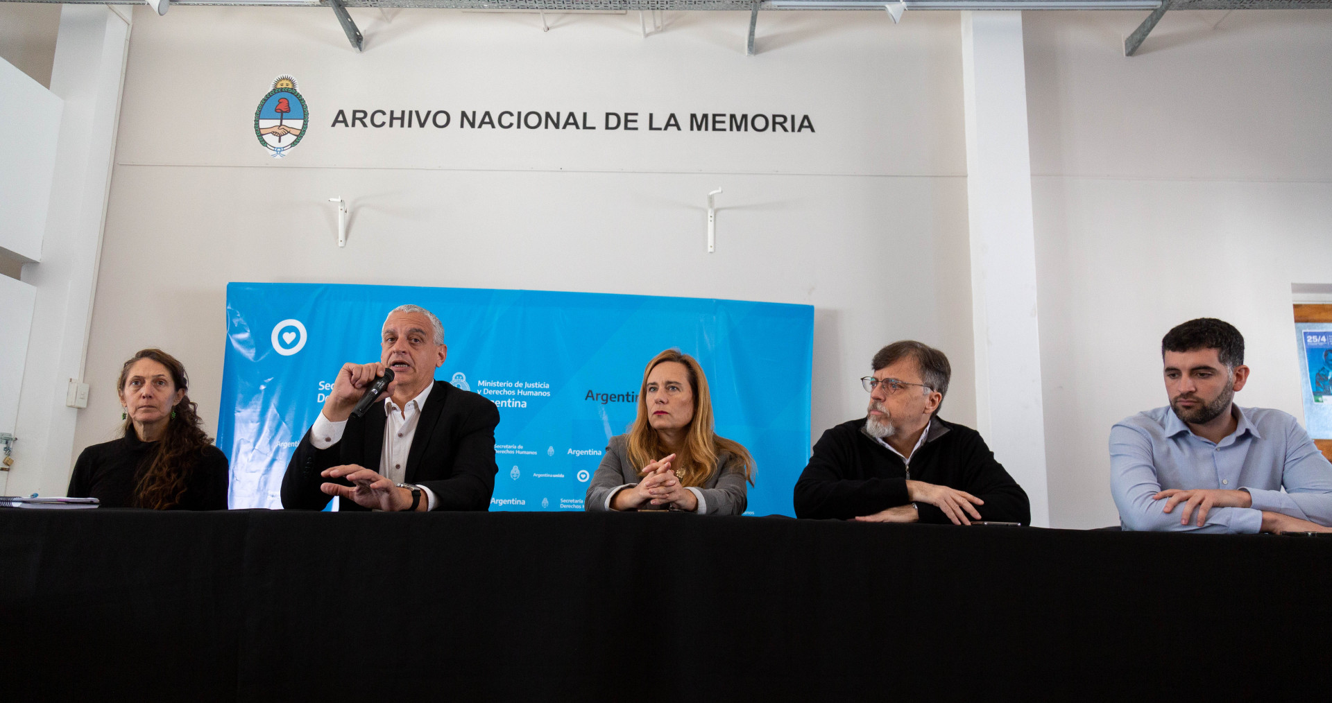 Imagen general de las y los representantes del Estado Nacional