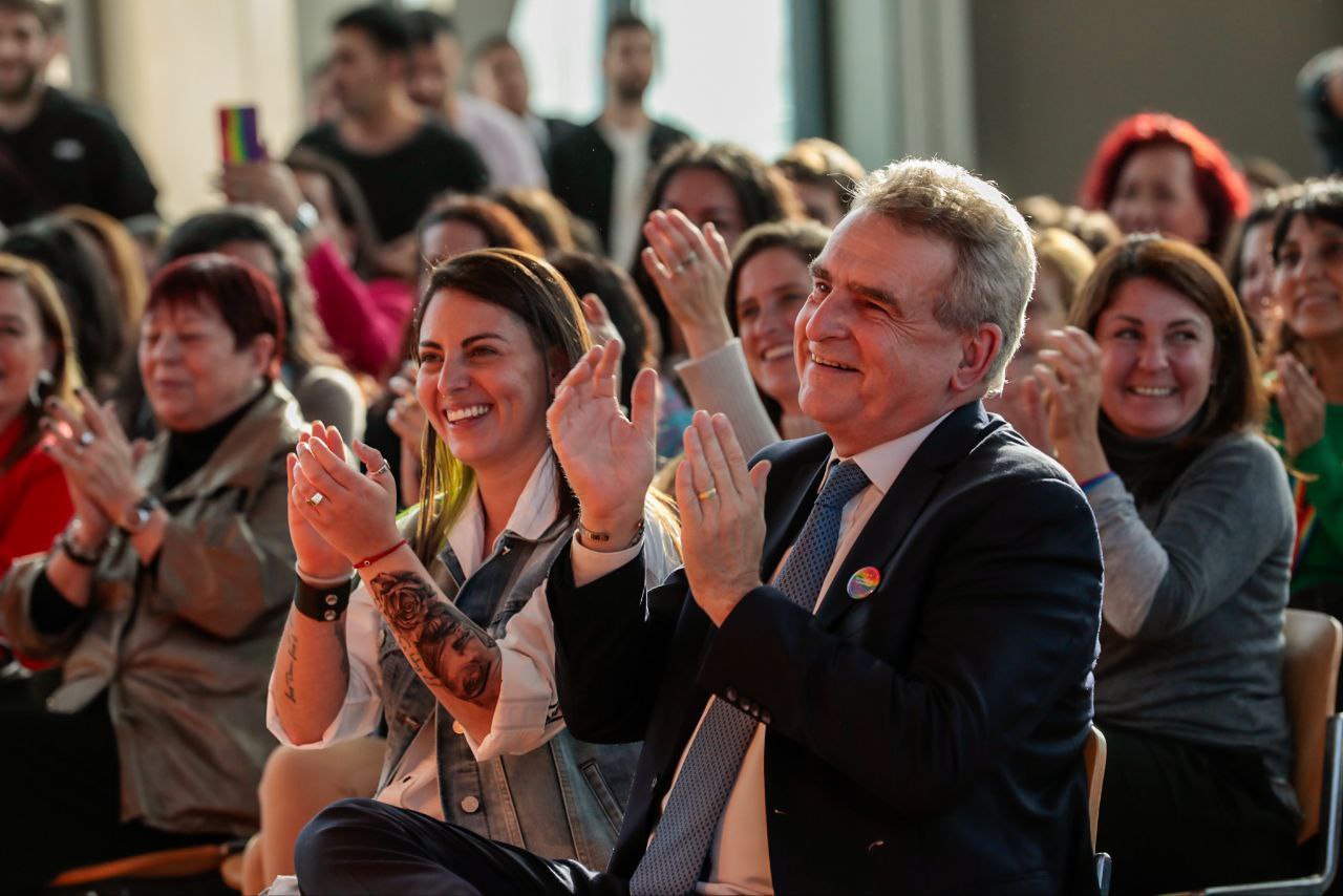 Imagen general de las personas presentes durante el acto de apertura