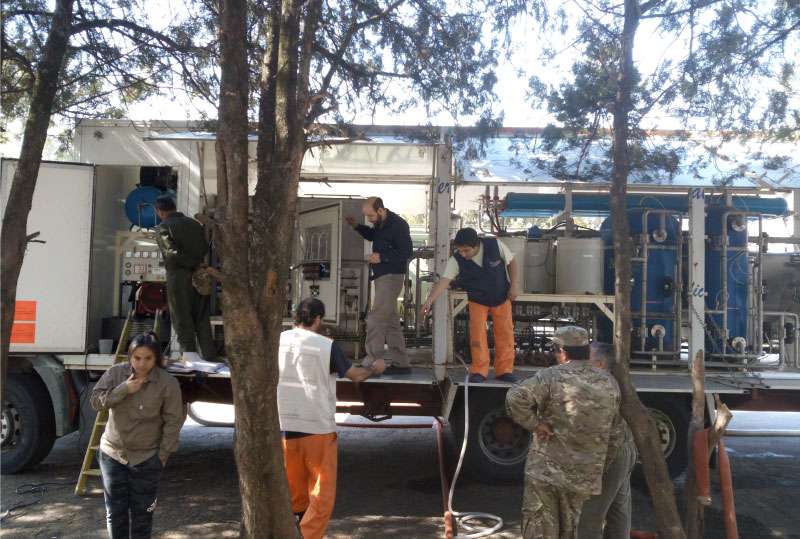 Puesta en marcha de planta potabilizadora móvil. Imagen