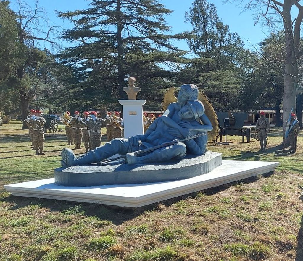 Malvinas: Inauguración del monumento "Camino a casa" 