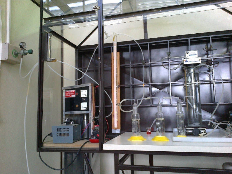 Ensayos de laboratorio. Piloto de tecnologías innovadoras para el tratamiento de agua y efluentes Imagen